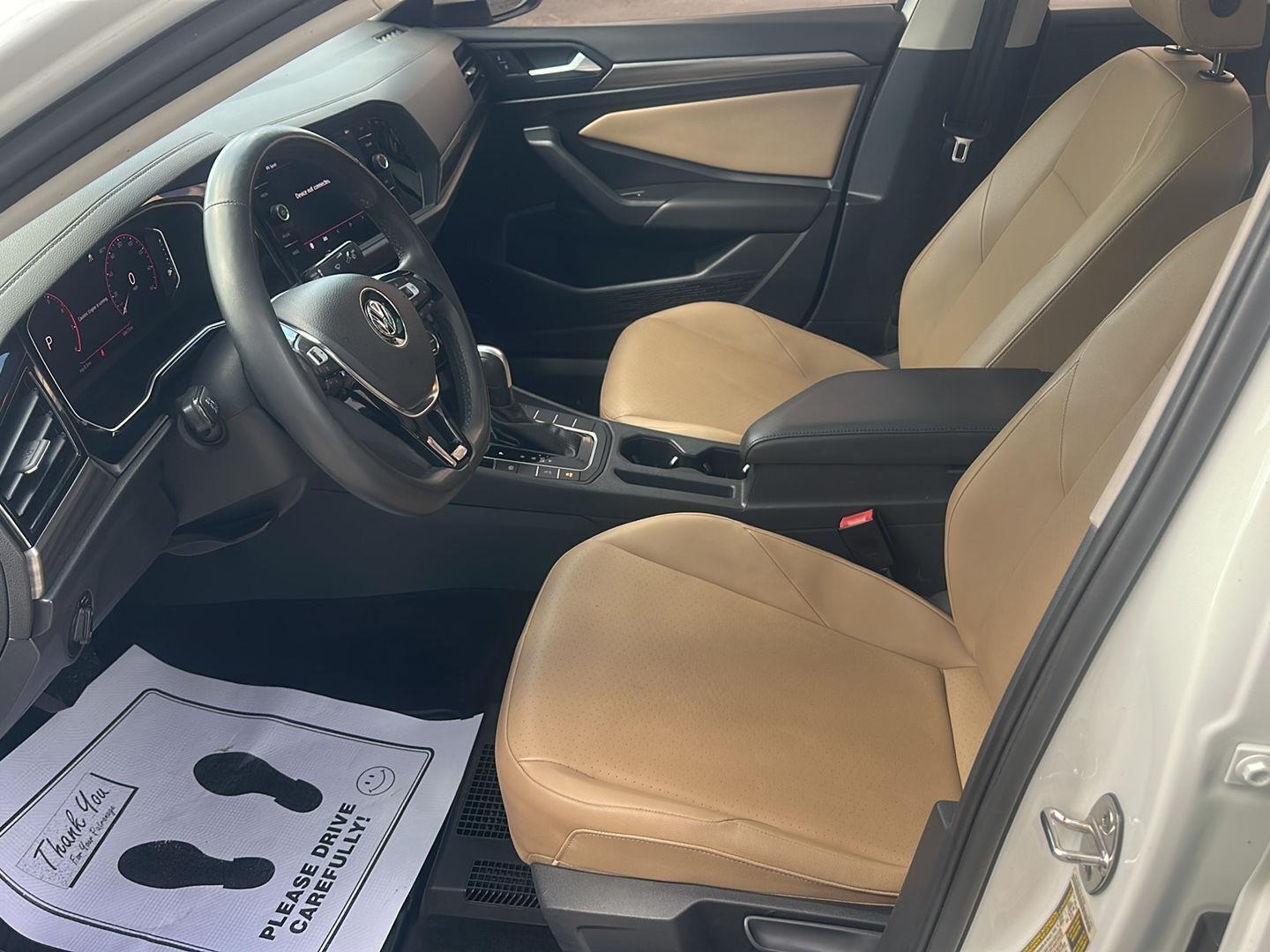 Volkswagen Jetta 1.4T SEL 8A 2020