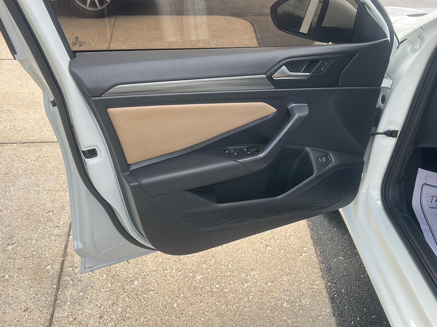 Volkswagen Jetta 1.4T SEL 8A 2020