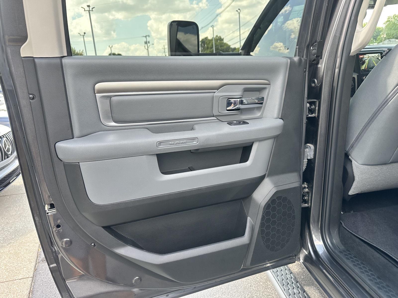 RAM 2500 SLT Crew Cab SWB 4WD 2018