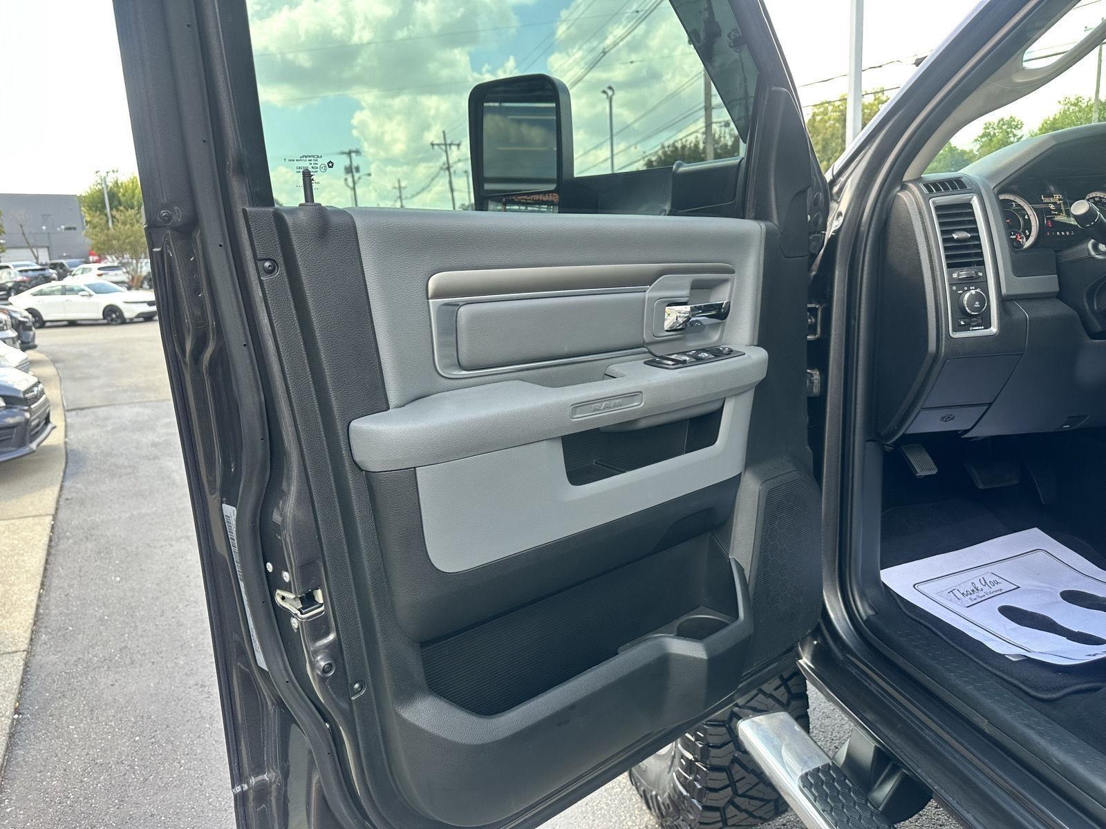 RAM 2500 SLT Crew Cab SWB 4WD 2018