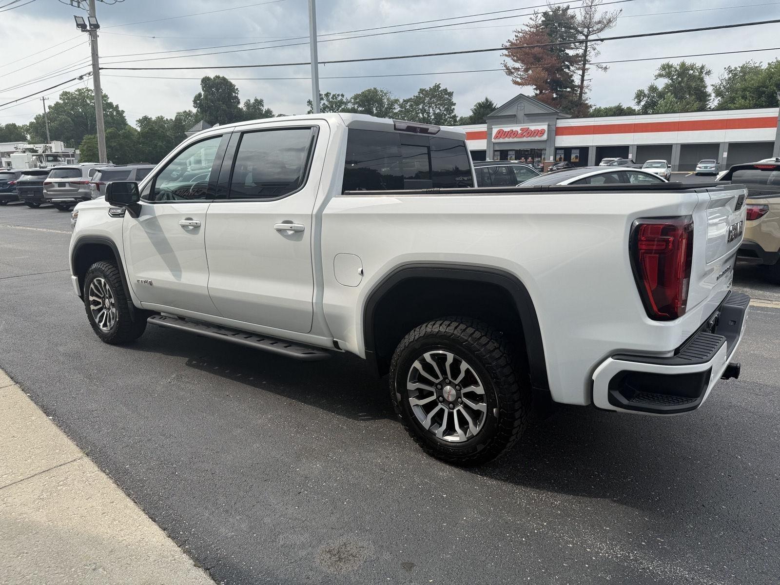 GMC Sierra 1500 AT4 Crew Cab Long Box 4WD 2019