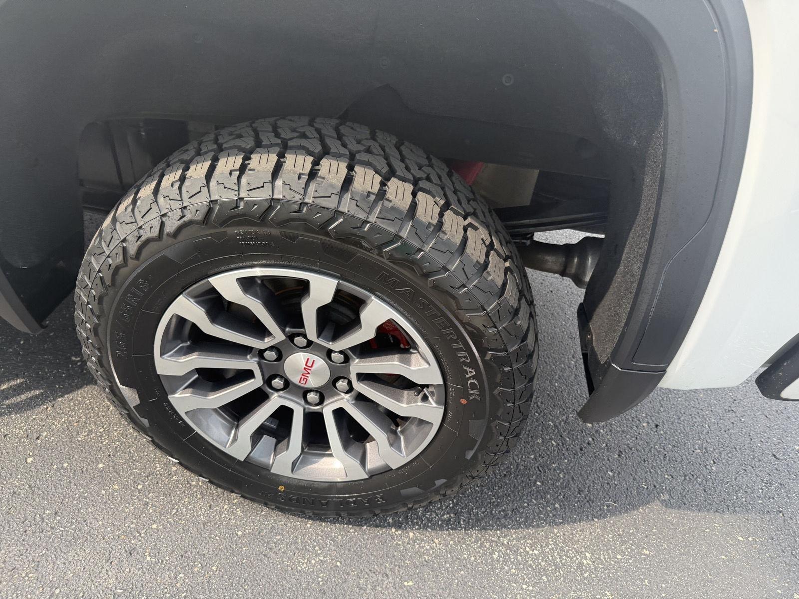 GMC Sierra 1500 AT4 Crew Cab Long Box 4WD 2019