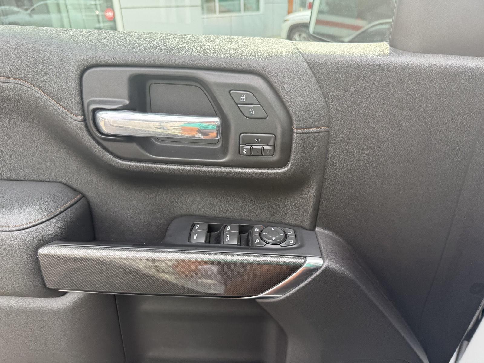 GMC Sierra 1500 AT4 Crew Cab Long Box 4WD 2019