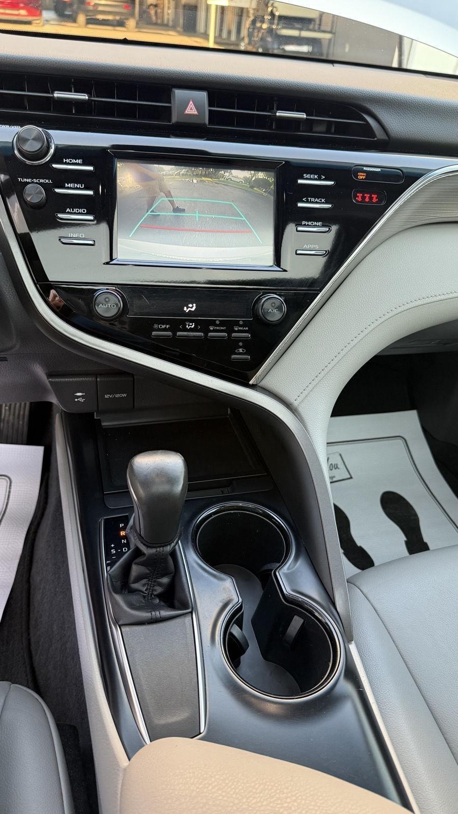 Toyota Camry SE 2018