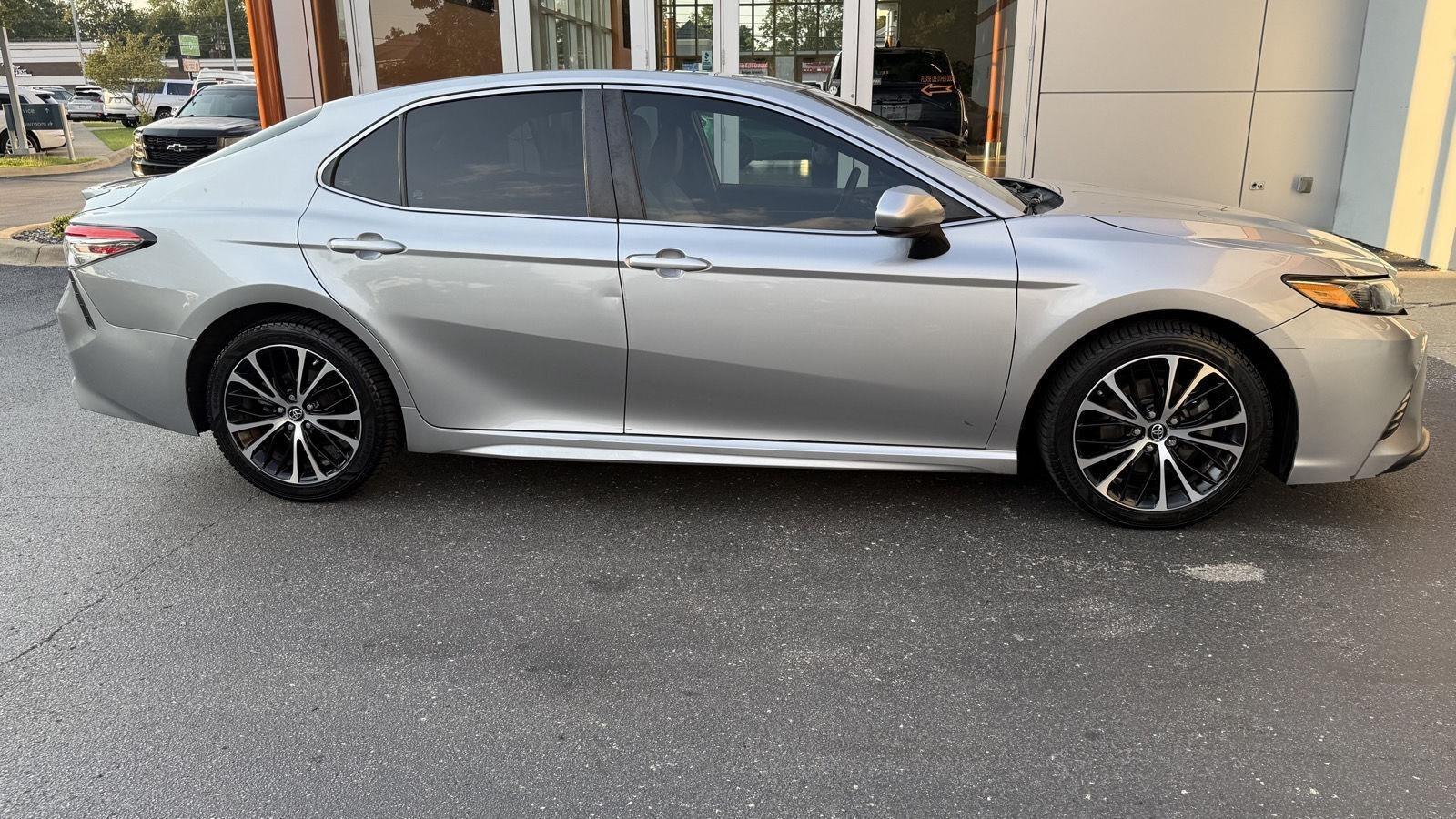 Toyota Camry SE 2018