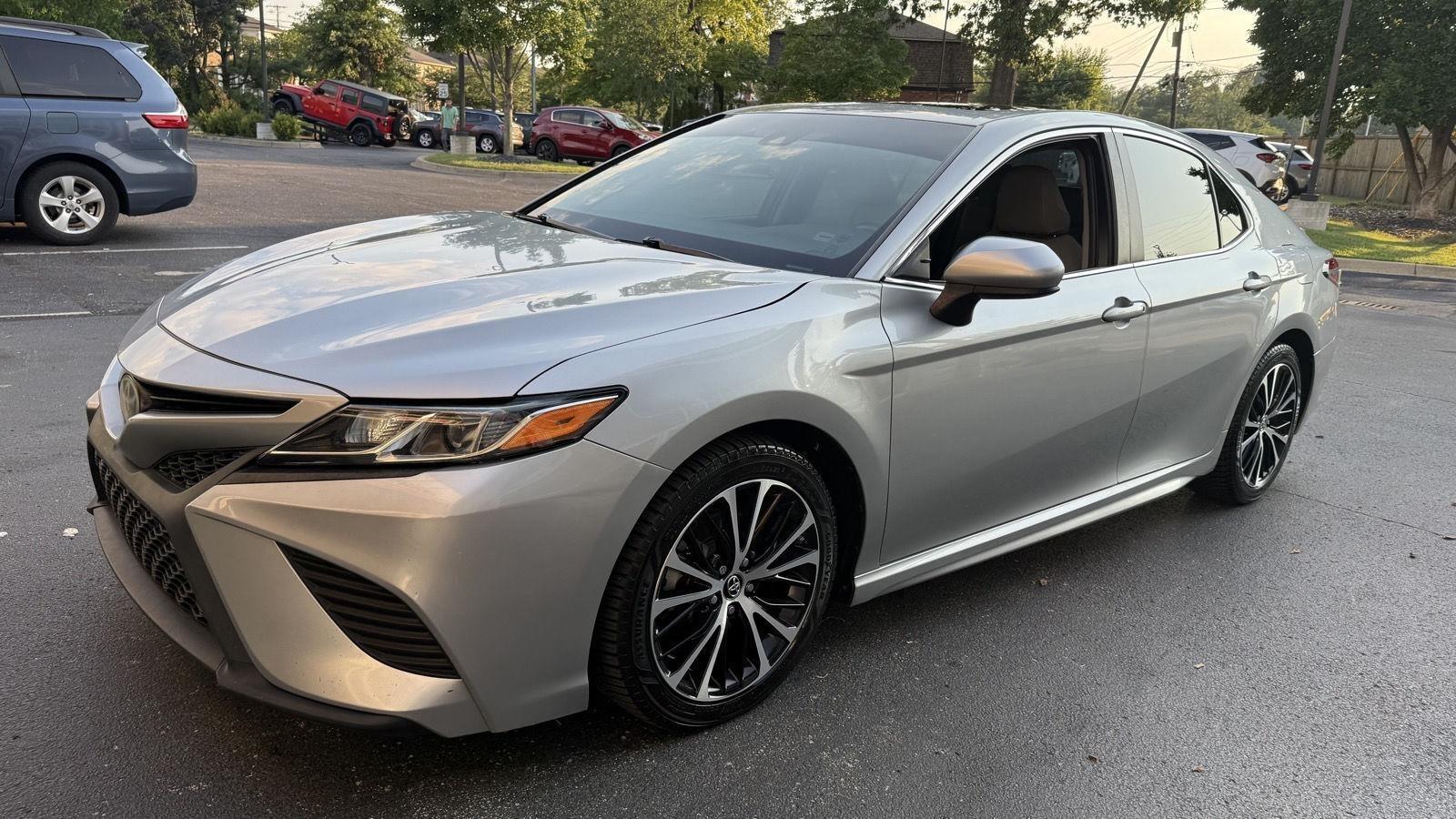Toyota Camry SE 2018