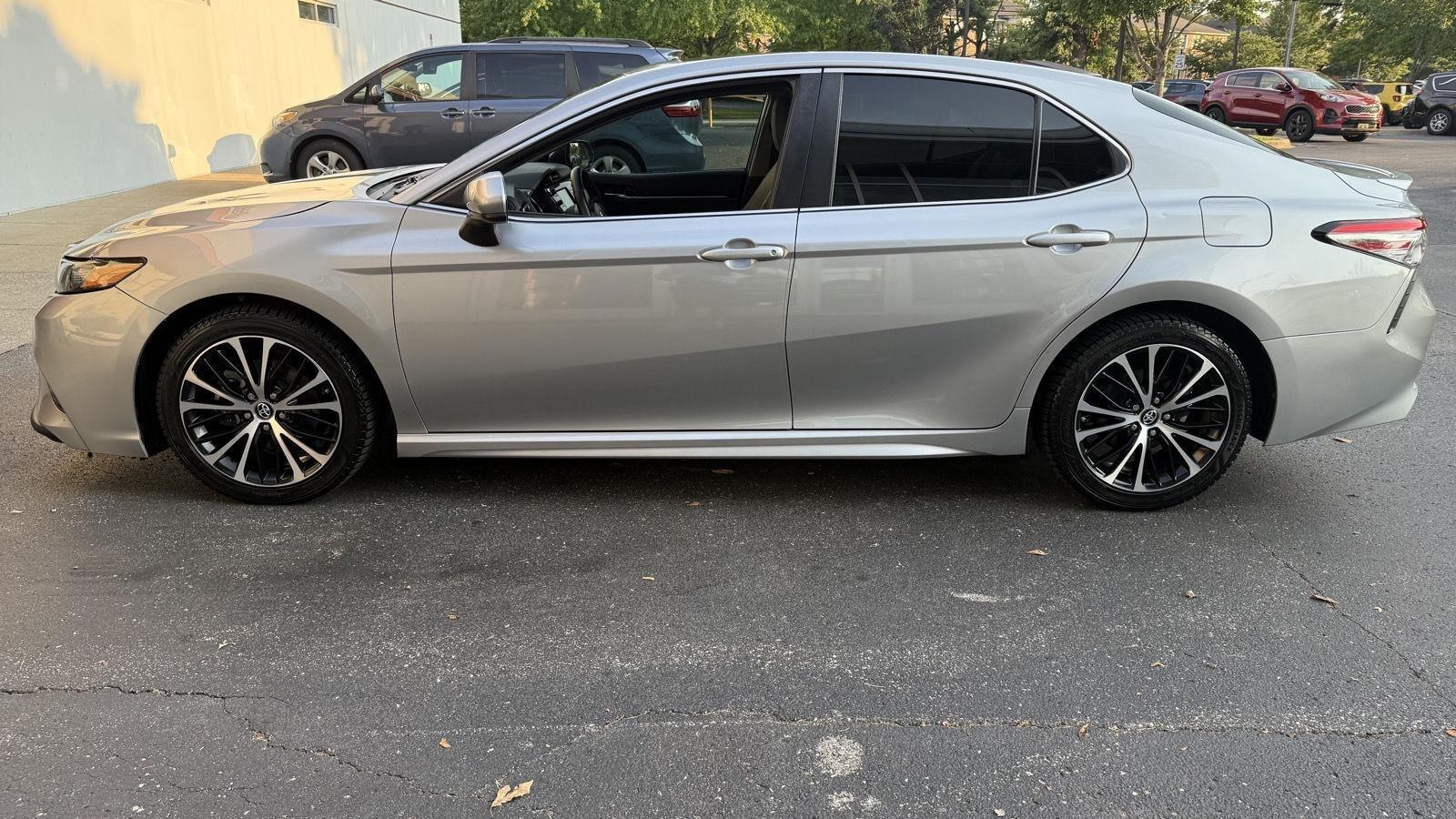 Toyota Camry SE 2018