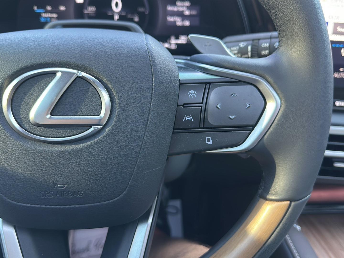 Lexus RX 350h AWD 2025