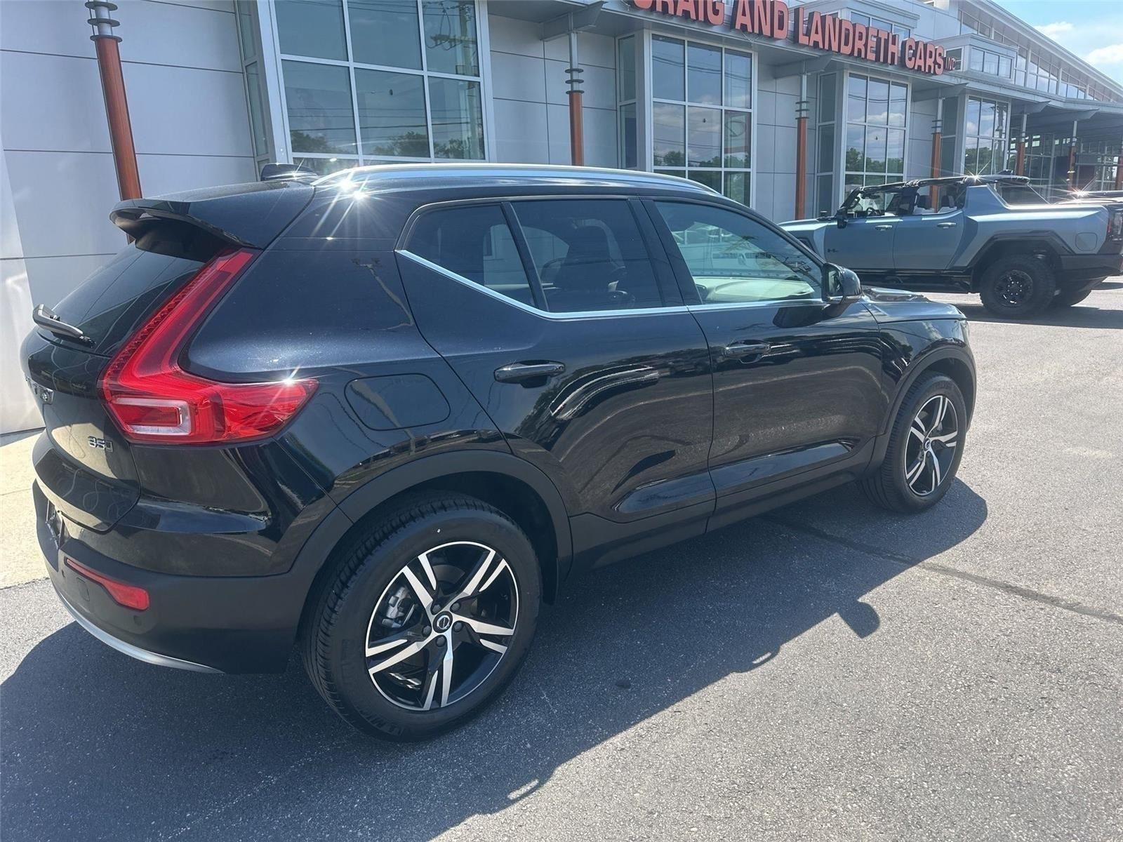 Volvo XC40 B5 Core AWD 2025