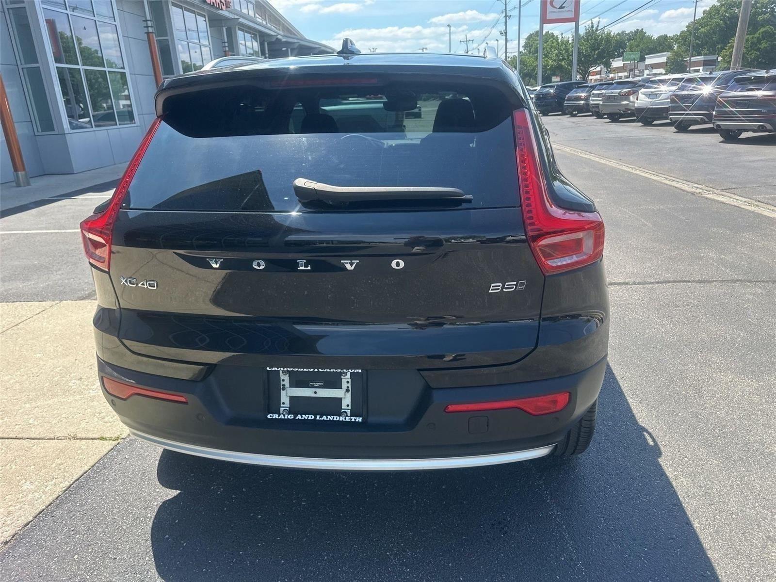 Volvo XC40 B5 Core AWD 2025