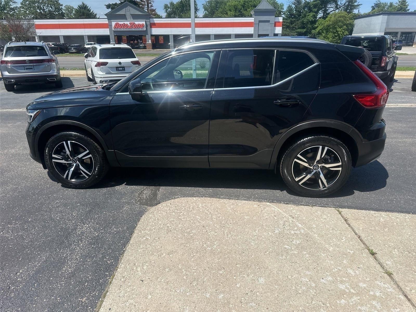 Volvo XC40 B5 Core AWD 2025