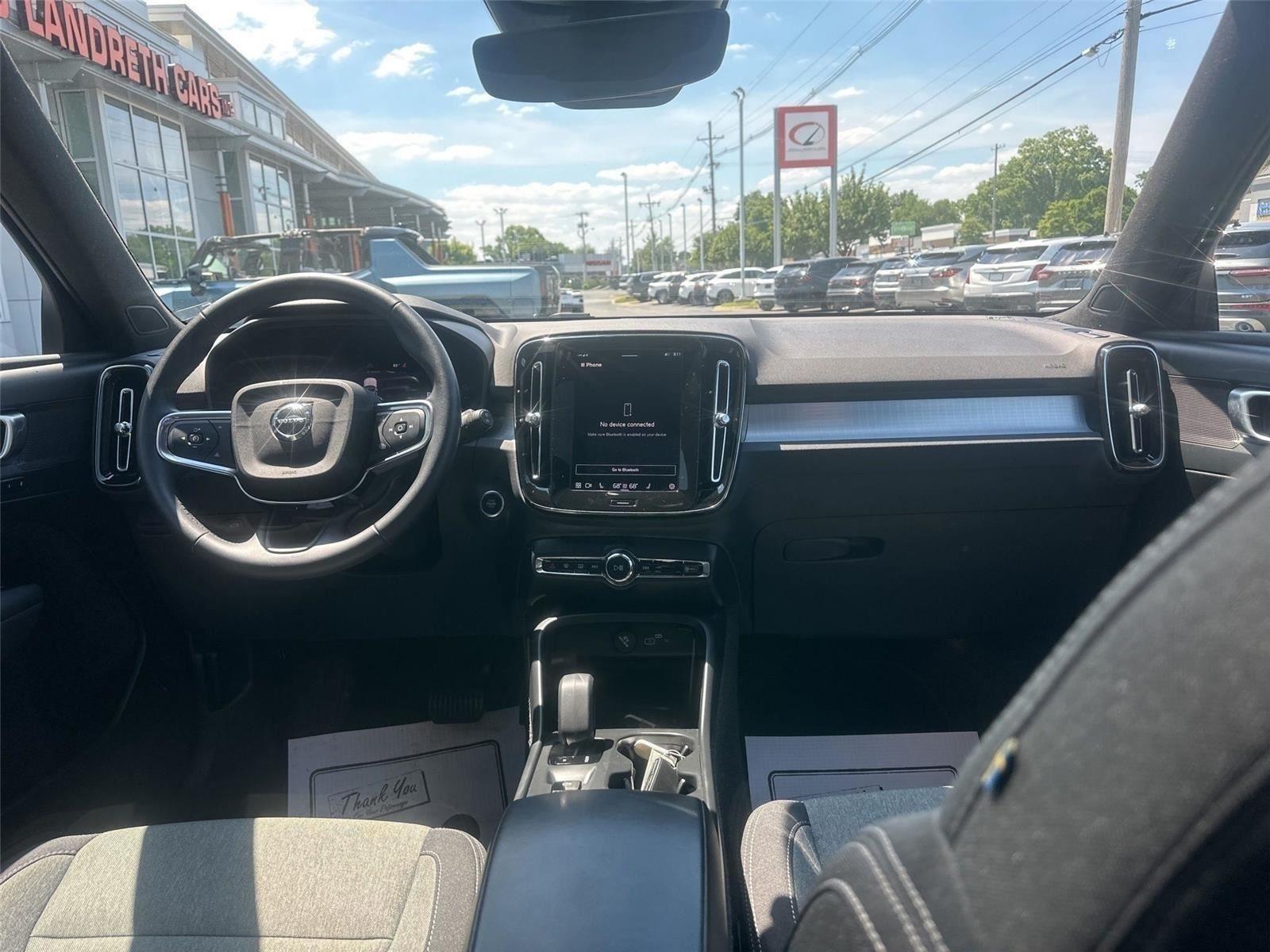 Volvo XC40 B5 Core AWD 2025