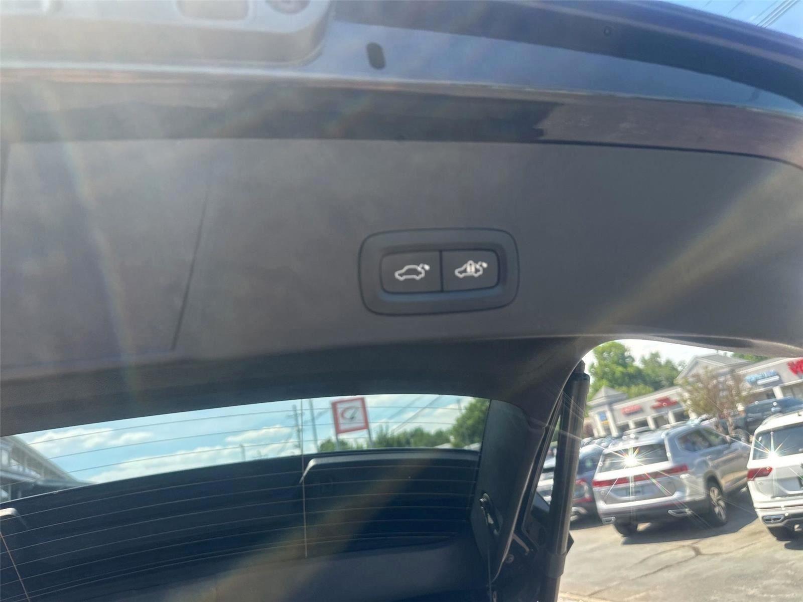 Volvo XC40 B5 Core AWD 2025