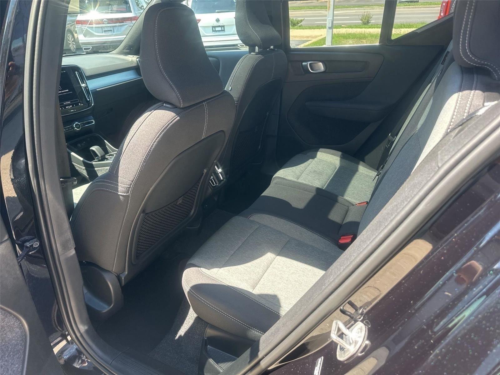 Volvo XC40 B5 Core AWD 2025