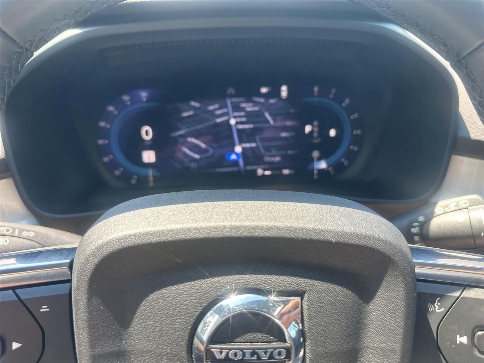 Volvo XC40 B5 Core AWD 2025