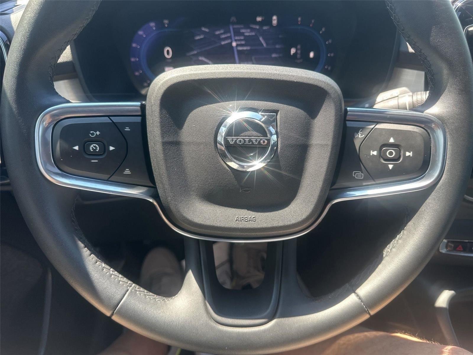 Volvo XC40 B5 Core AWD 2025