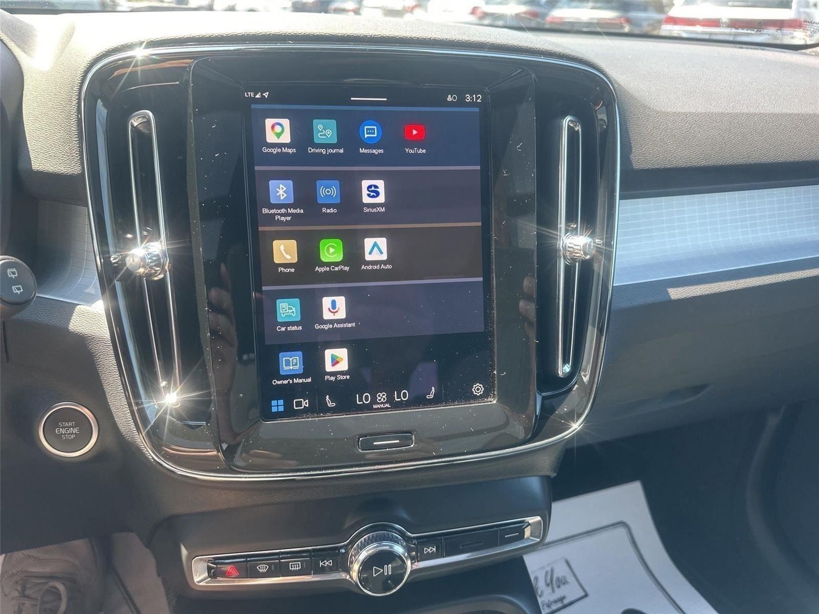 Volvo XC40 B5 Core AWD 2025