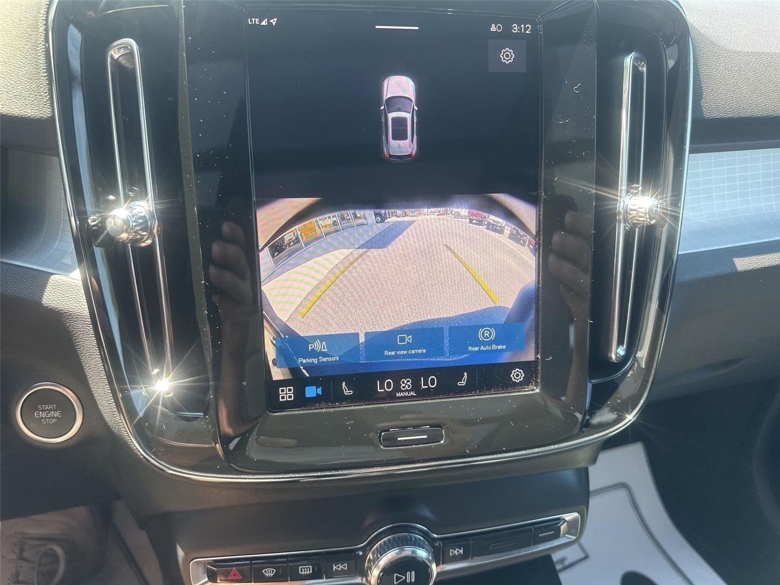Volvo XC40 B5 Core AWD 2025