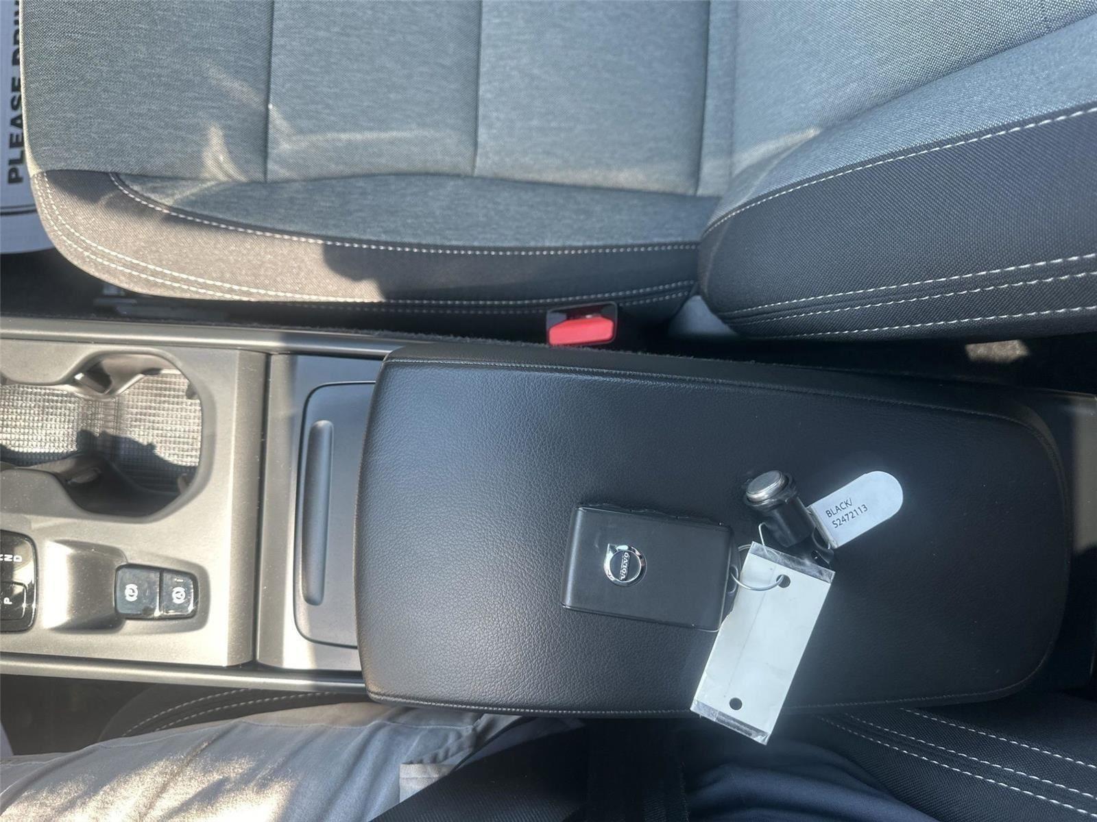 Volvo XC40 B5 Core AWD 2025