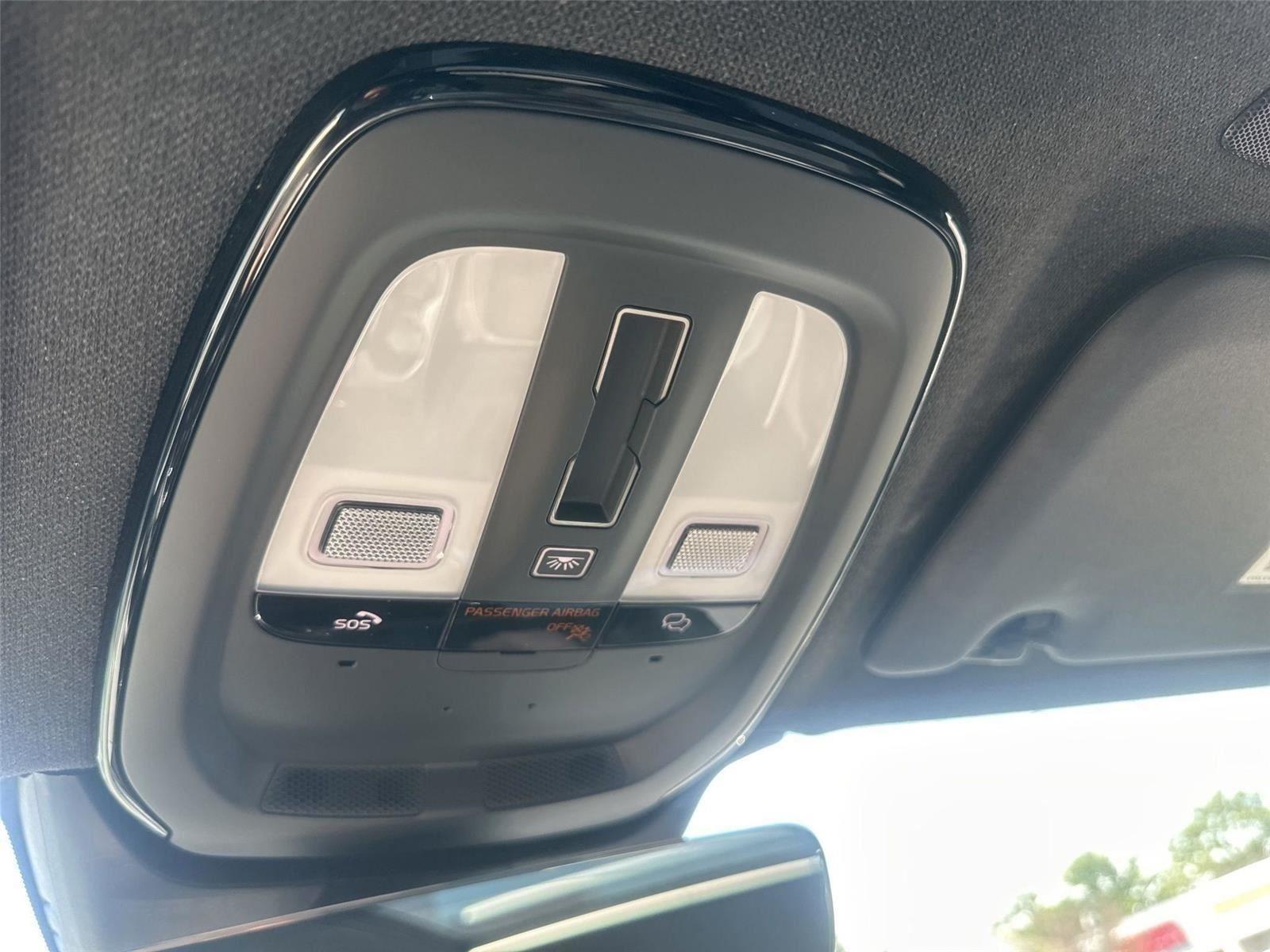 Volvo XC40 B5 Core AWD 2025