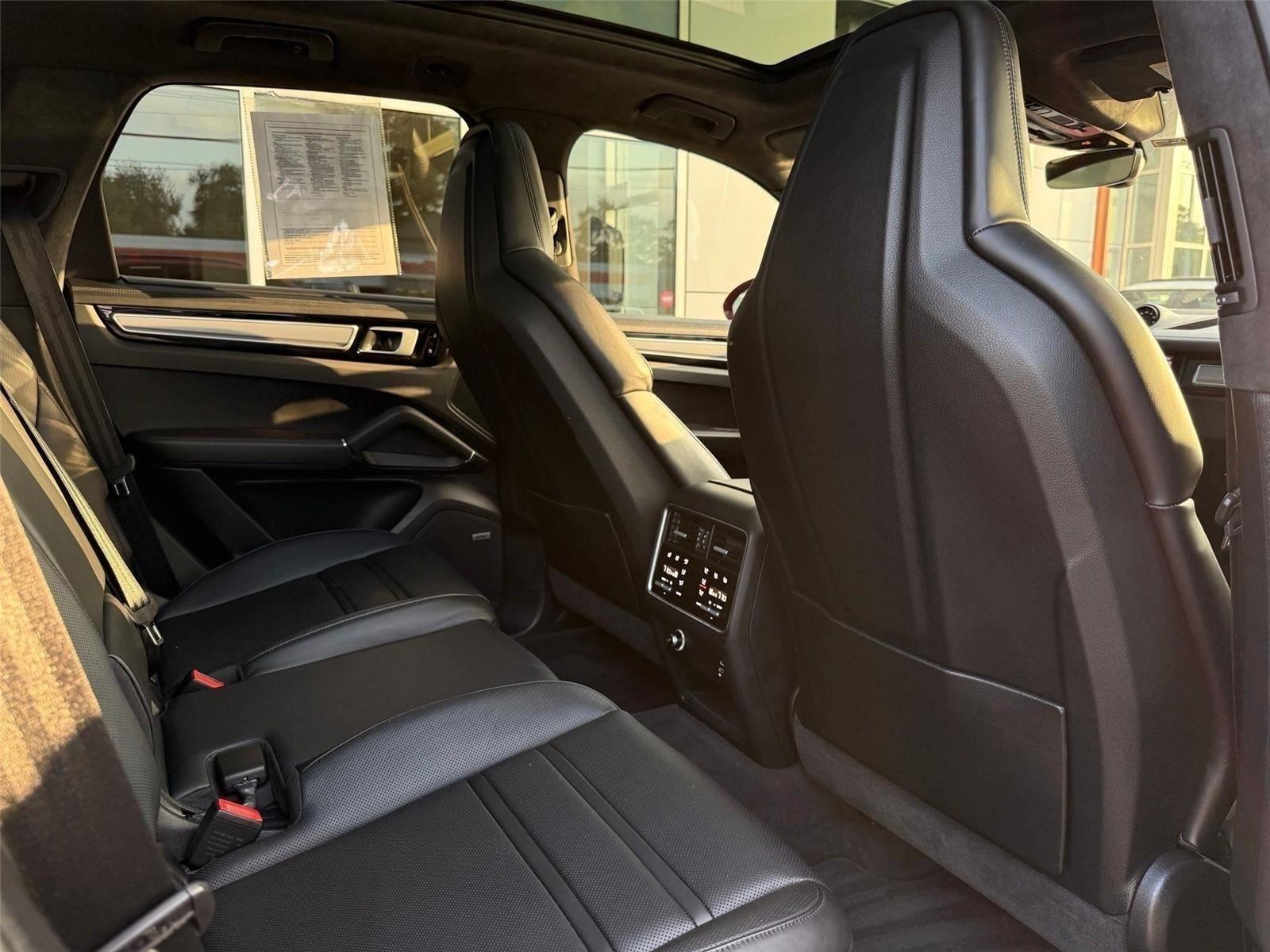 Porsche Cayenne GTS 2021