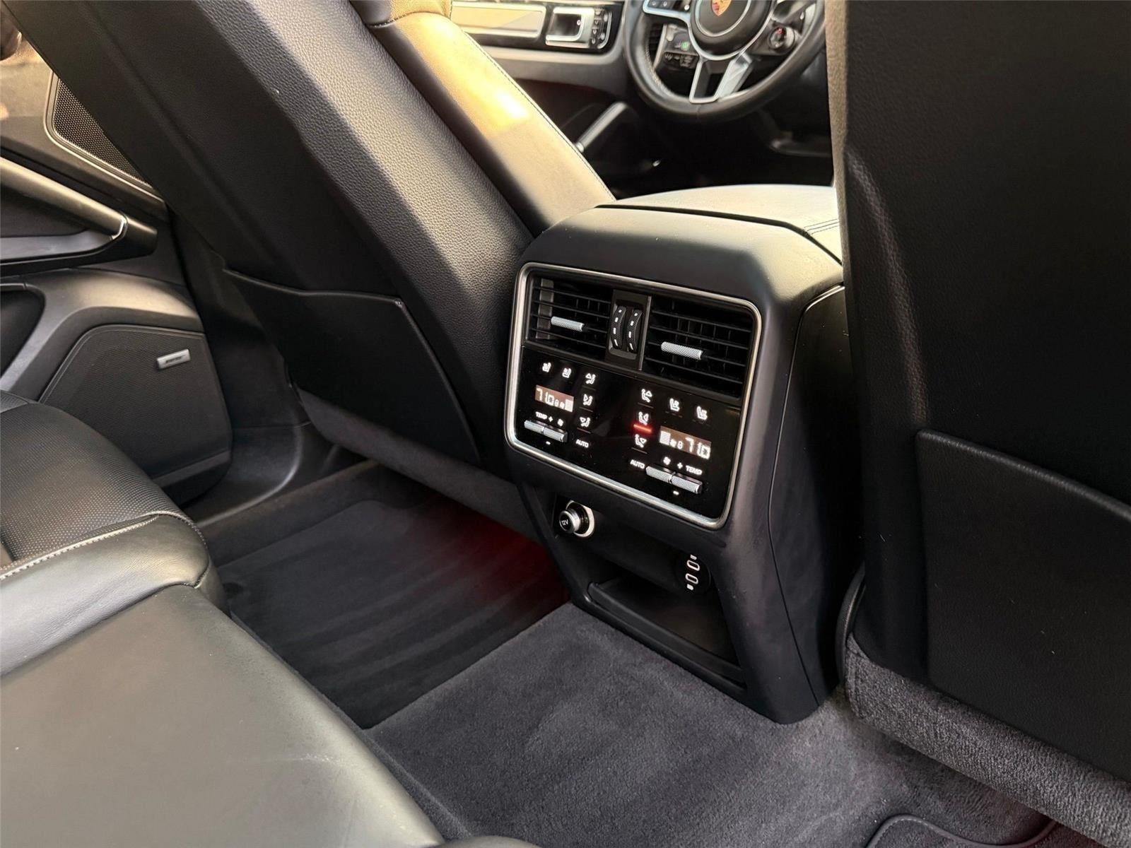 Porsche Cayenne GTS 2021