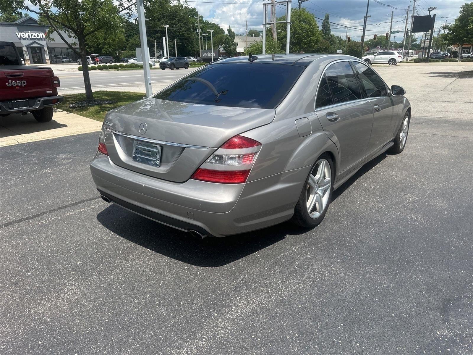 Mercedes-Benz S-Class S550 2008