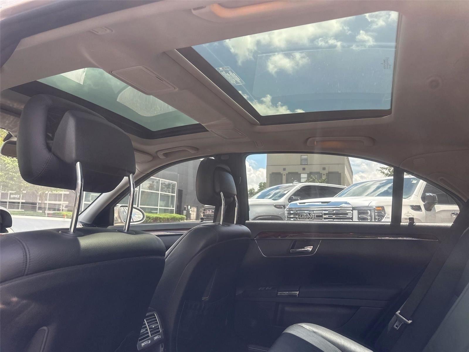 Mercedes-Benz S-Class S550 2008