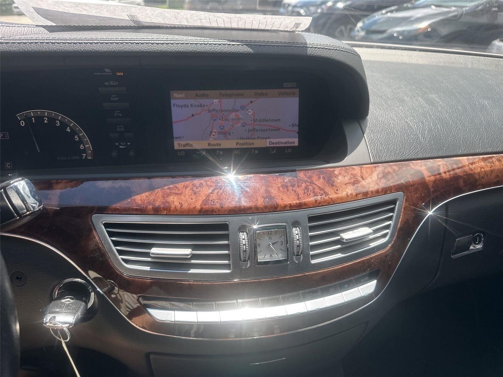 Mercedes-Benz S-Class S550 2008