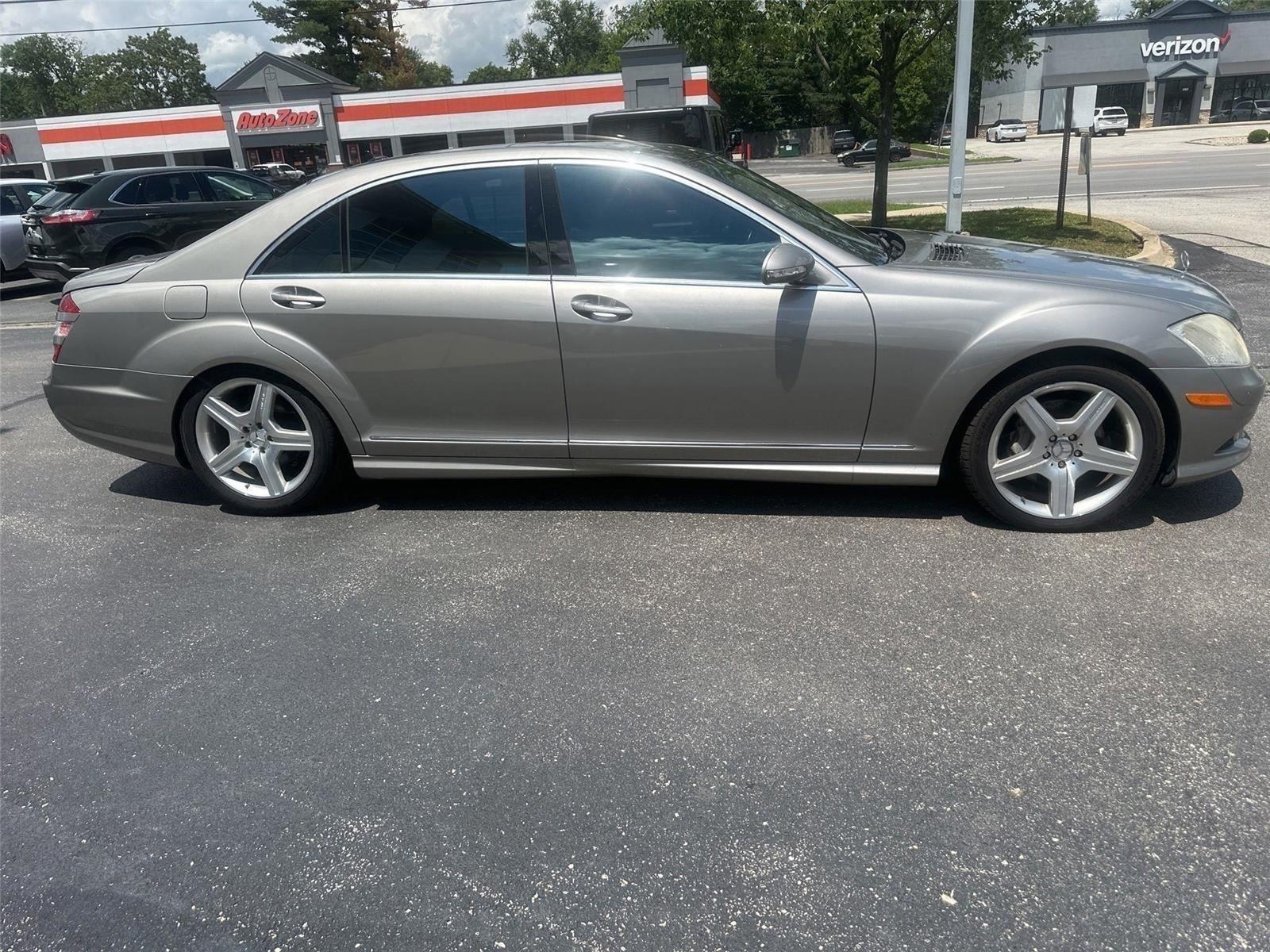 Mercedes-Benz S-Class S550 2008