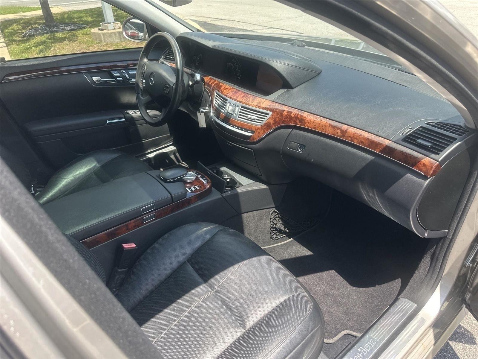 Mercedes-Benz S-Class S550 2008