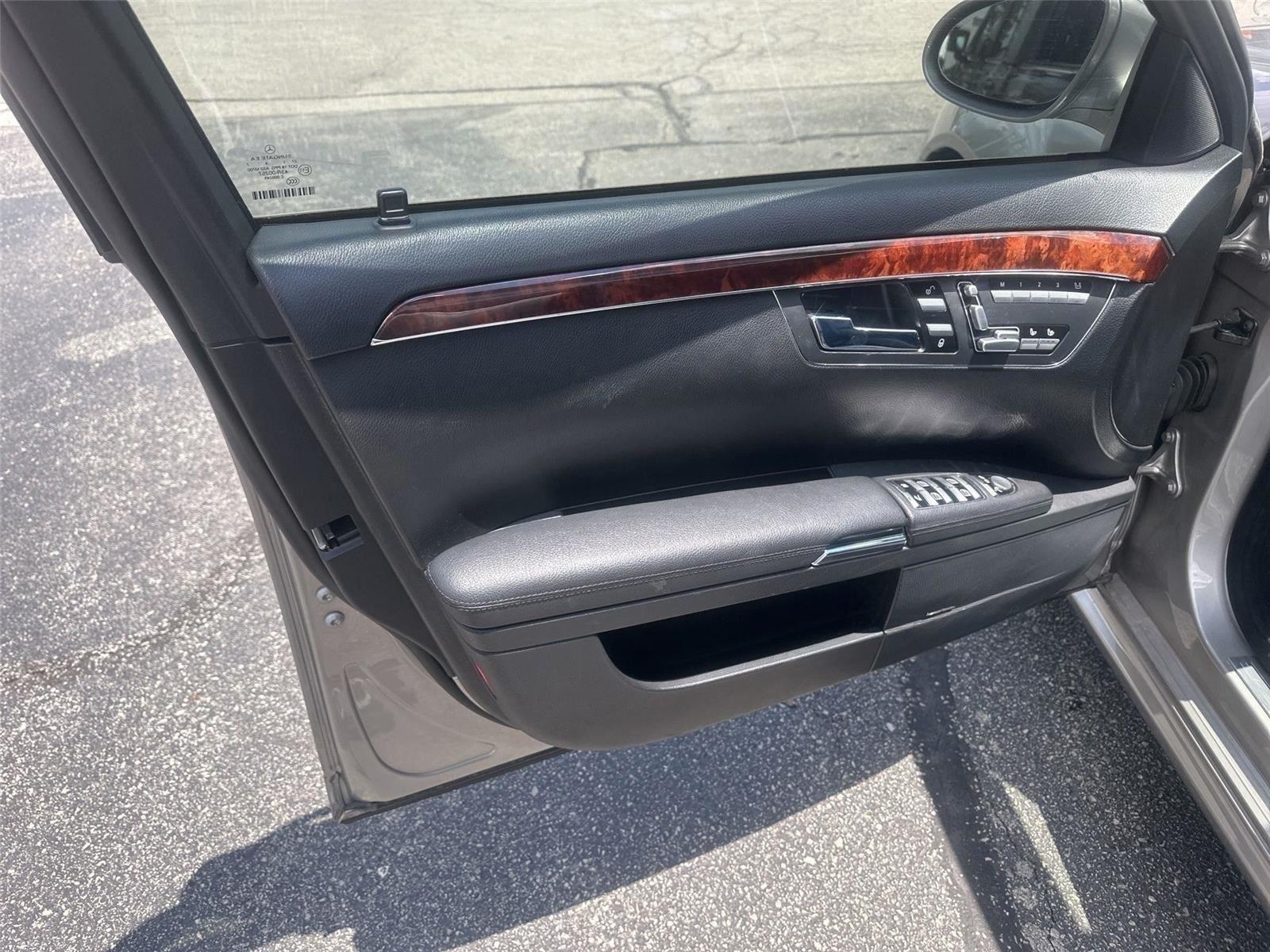 Mercedes-Benz S-Class S550 2008