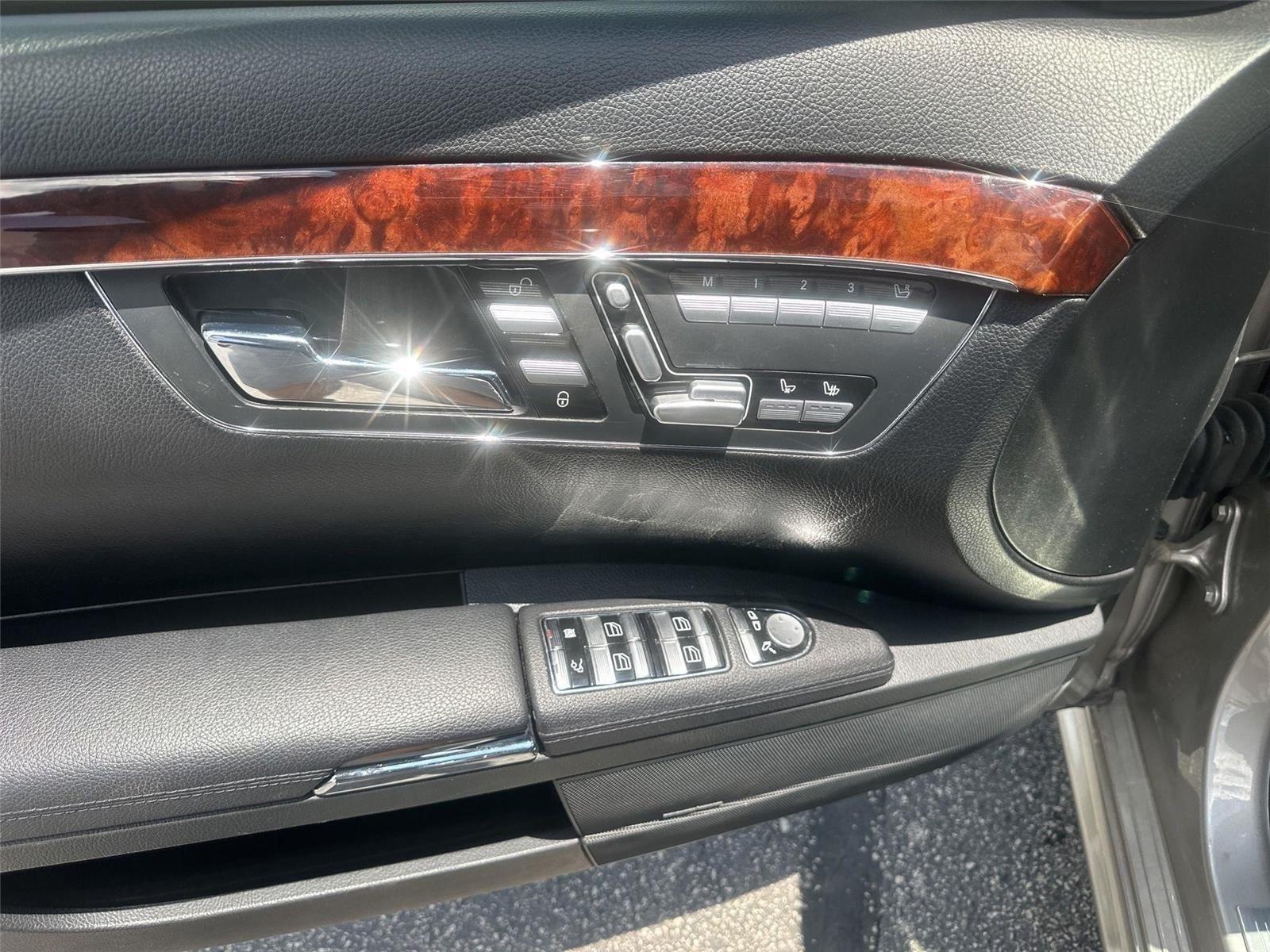 Mercedes-Benz S-Class S550 2008