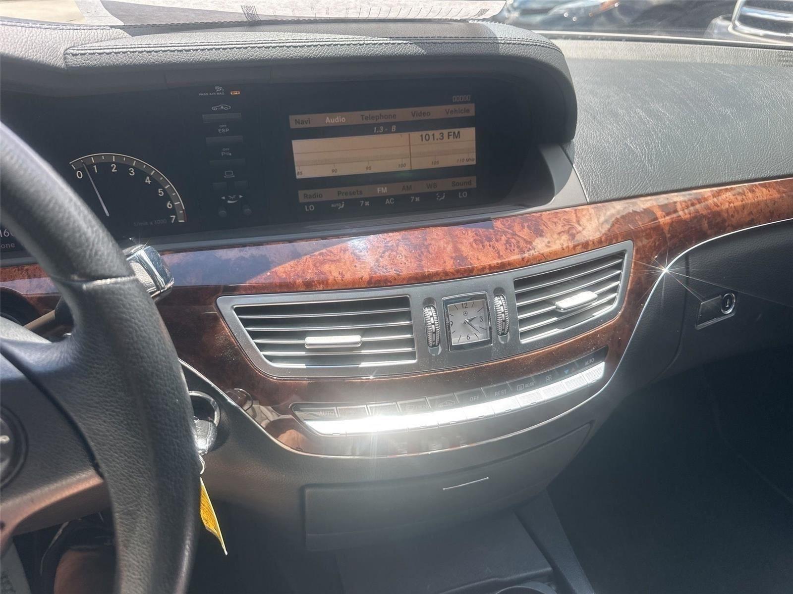 Mercedes-Benz S-Class S550 2008