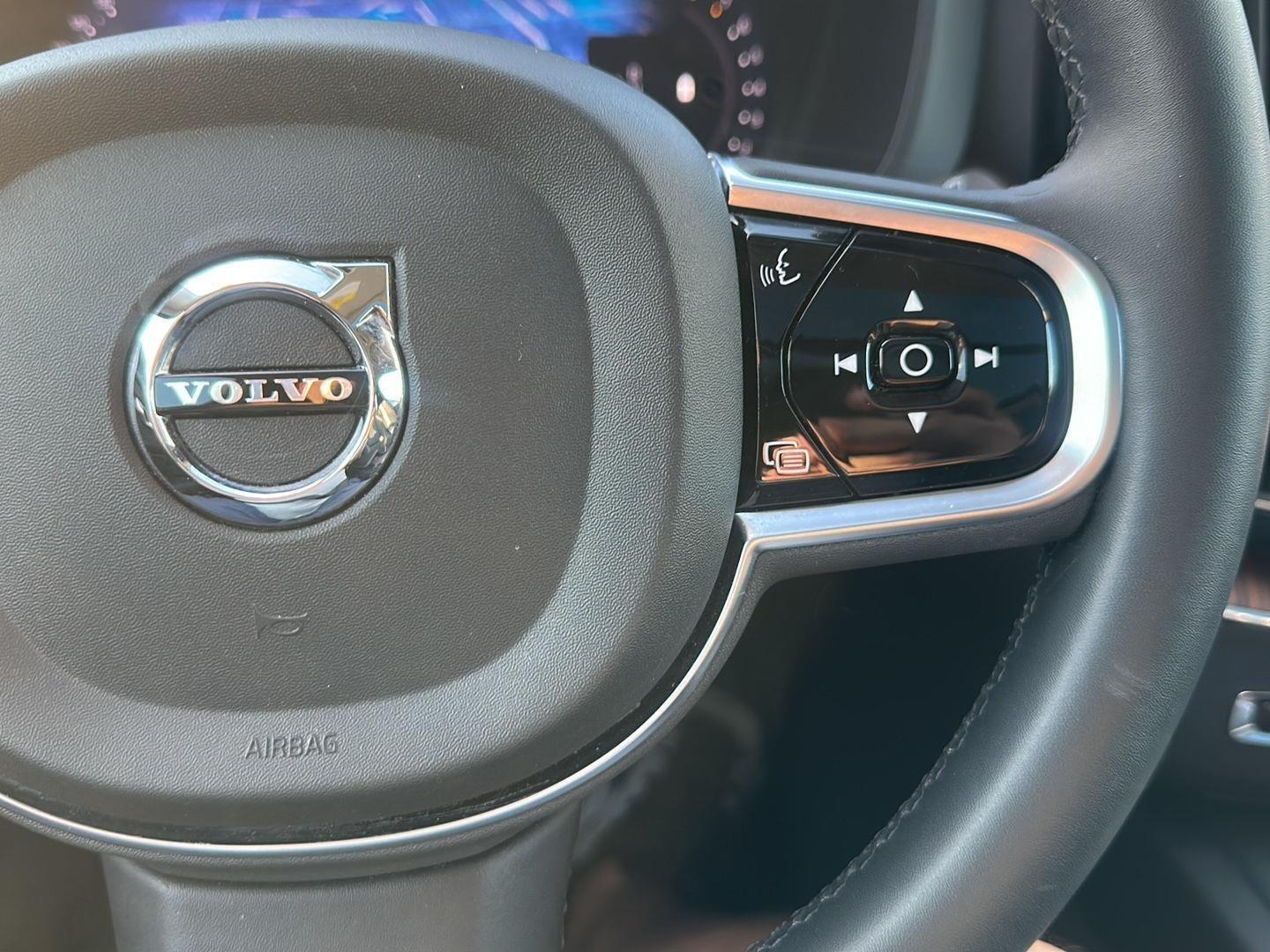 Volvo XC60 B5 Plus Dark AWD 2024
