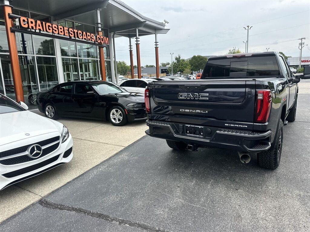 GMC Sierra 3500HD Denali Ultimate Crew Cab 4WD 2025