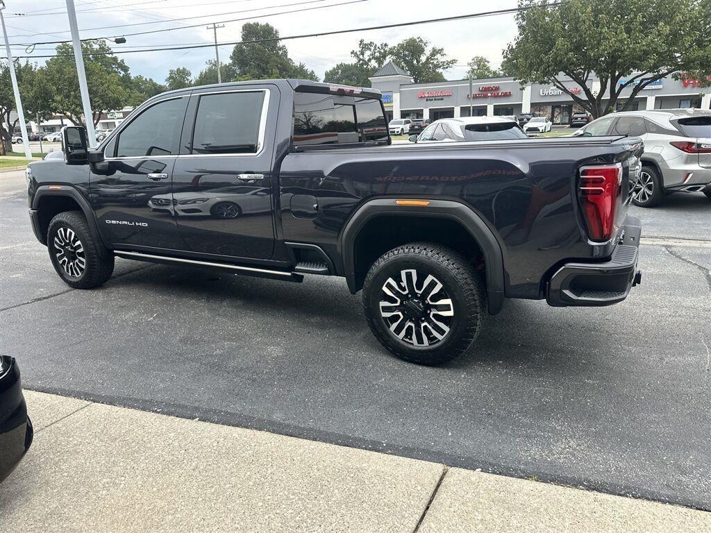 GMC Sierra 3500HD Denali Ultimate Crew Cab 4WD 2025