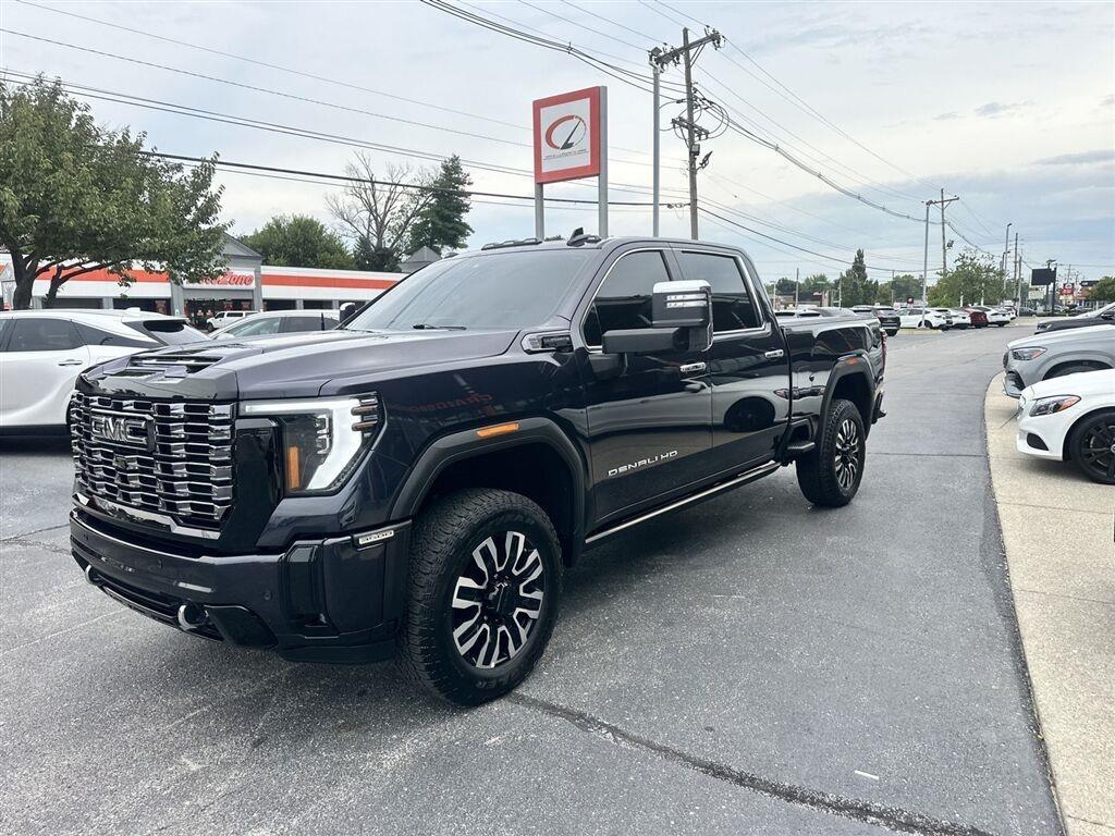 GMC Sierra 3500HD Denali Ultimate Crew Cab 4WD 2025