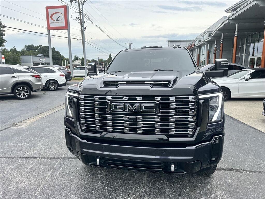 GMC Sierra 3500HD Denali Ultimate Crew Cab 4WD 2025