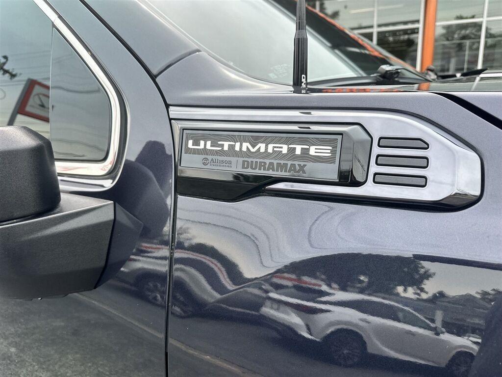 GMC Sierra 3500HD Denali Ultimate Crew Cab 4WD 2025