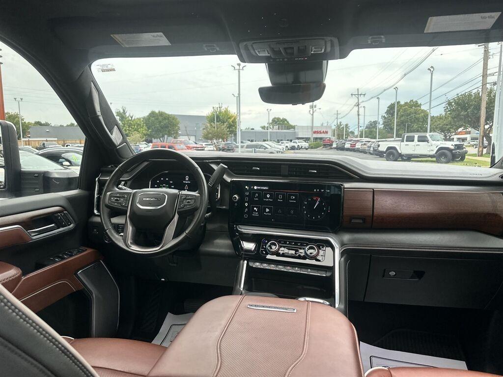GMC Sierra 3500HD Denali Ultimate Crew Cab 4WD 2025