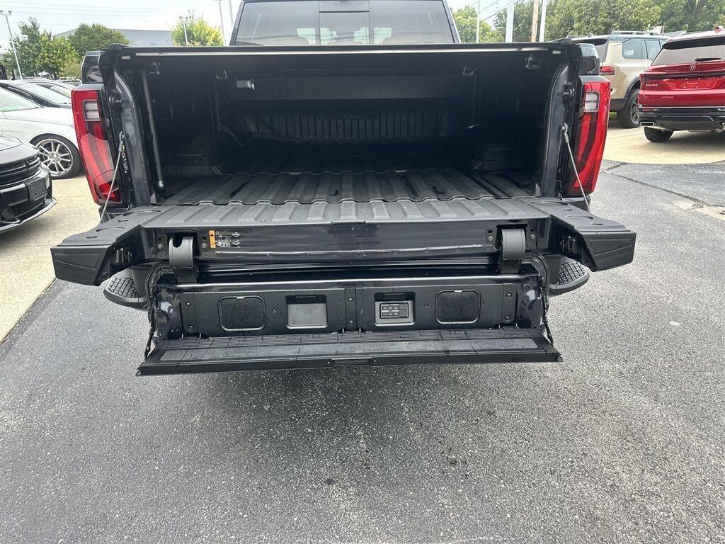 GMC Sierra 3500HD Denali Ultimate Crew Cab 4WD 2025