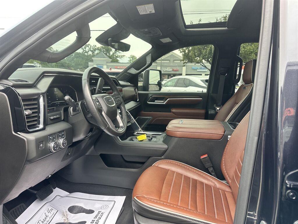 GMC Sierra 3500HD Denali Ultimate Crew Cab 4WD 2025