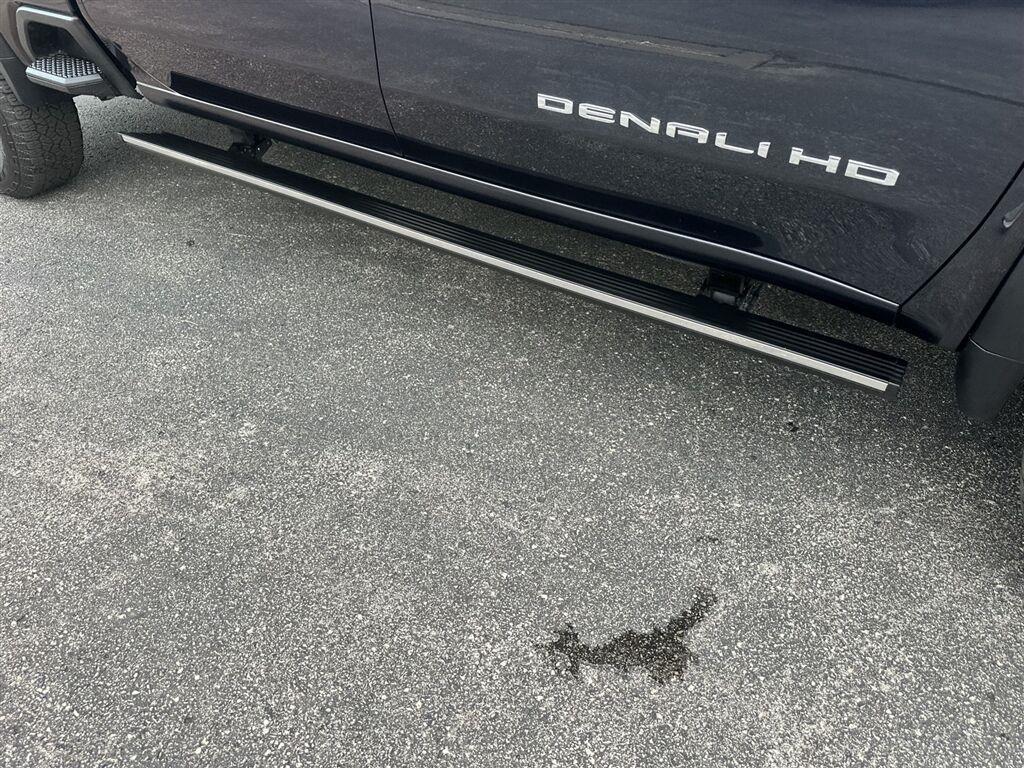 GMC Sierra 3500HD Denali Ultimate Crew Cab 4WD 2025