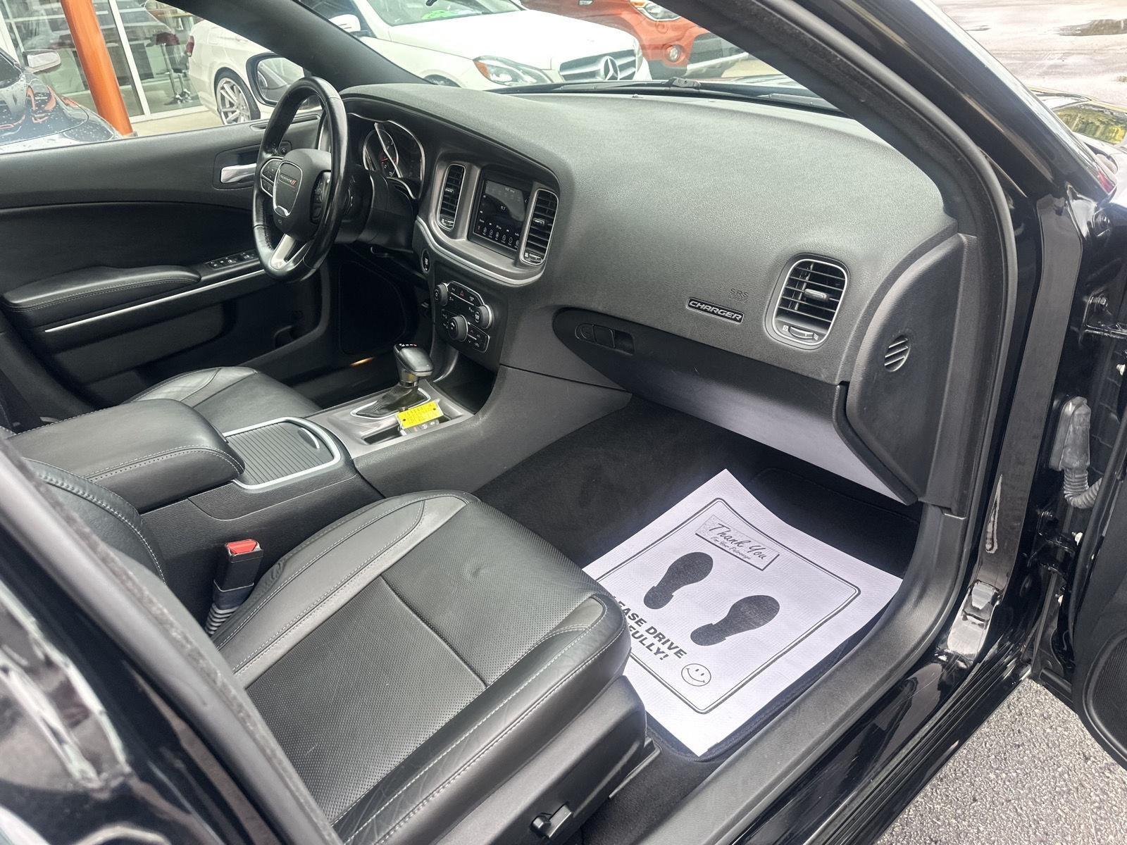 Dodge Charger SXT 2021
