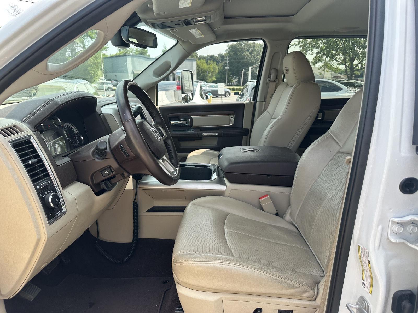 RAM 3500 Laramie Crew Cab LWB 4WD DRW 2018