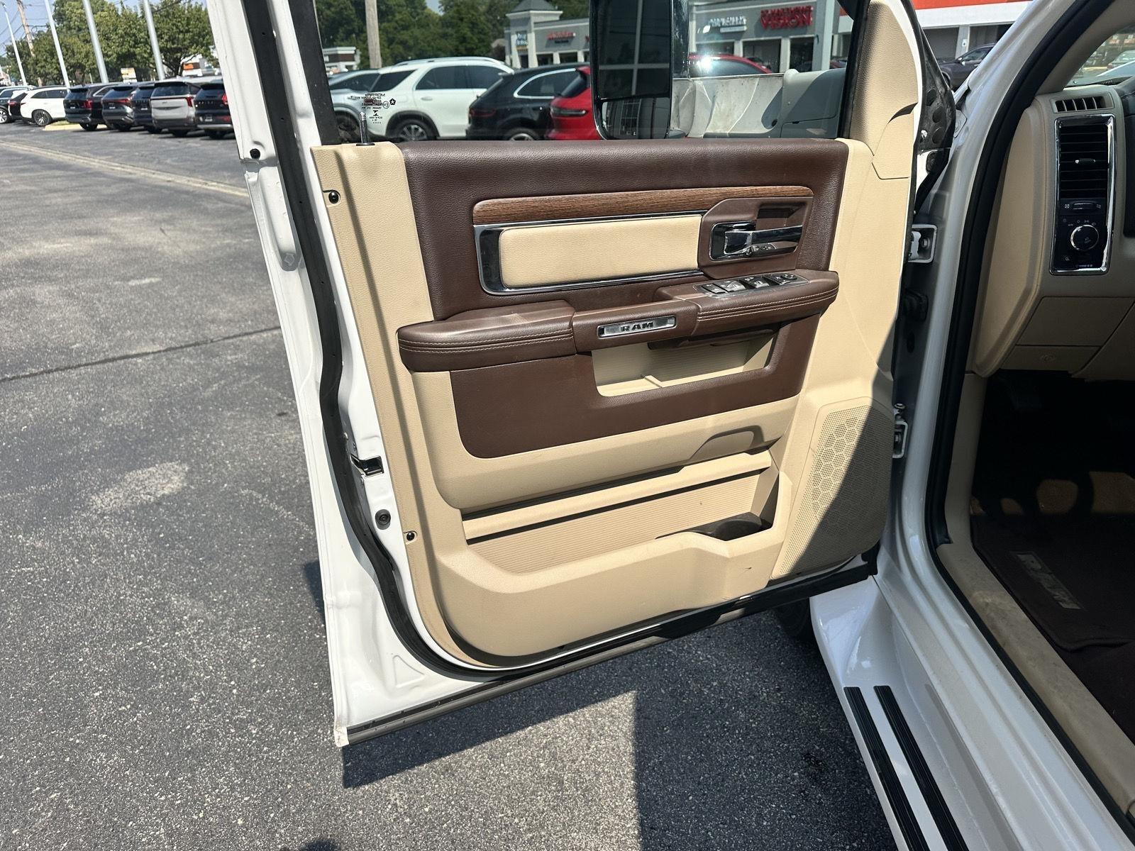 RAM 3500 Laramie Crew Cab LWB 4WD DRW 2018