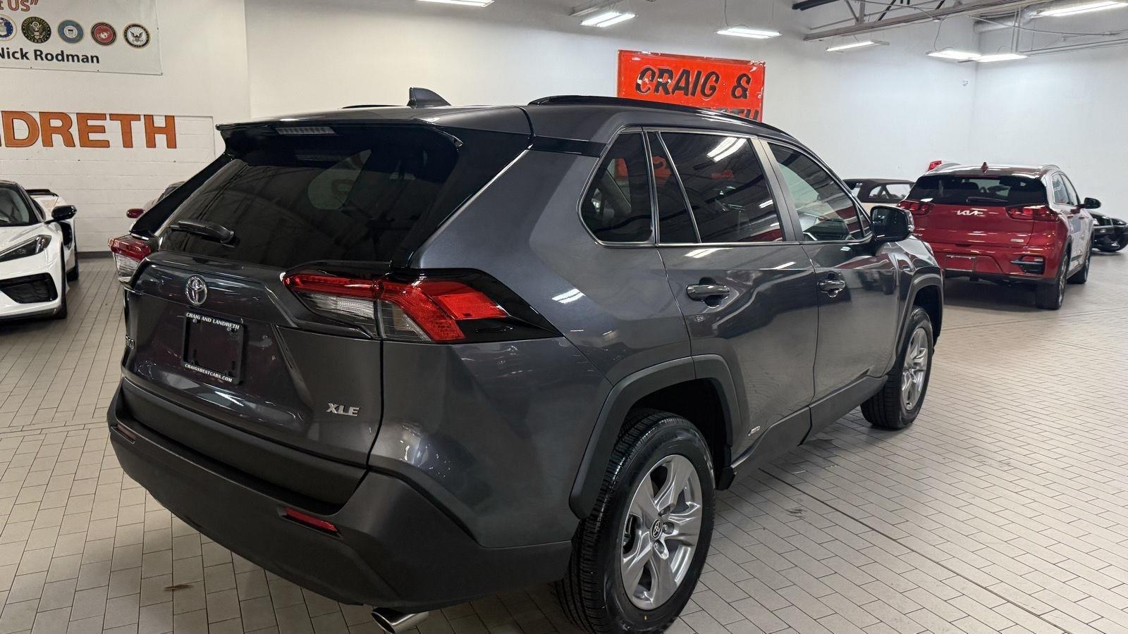 Toyota RAV4 Hybrid XLE 2025