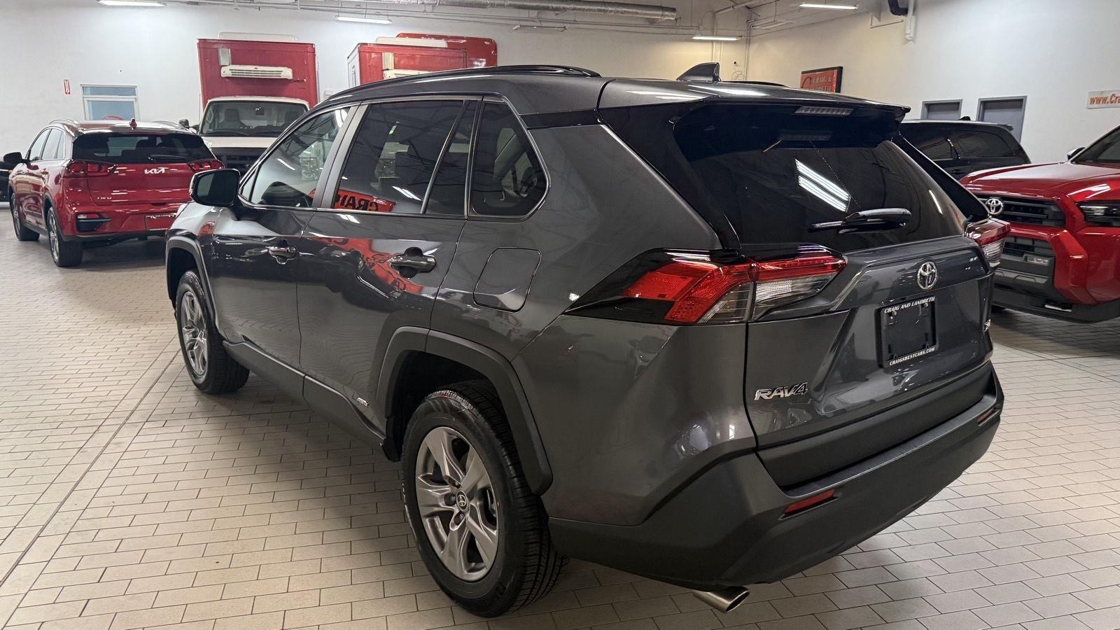 Toyota RAV4 Hybrid XLE 2025