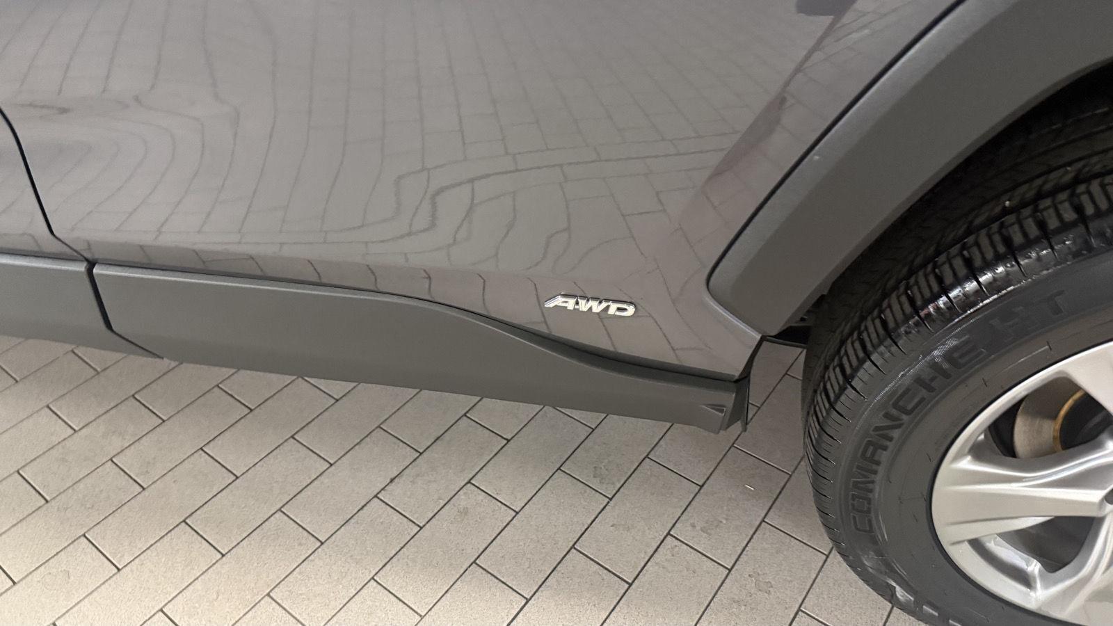 Toyota RAV4 Hybrid XLE 2025